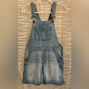 GAP Women’s Light Blue Denim Short Overalls Small
